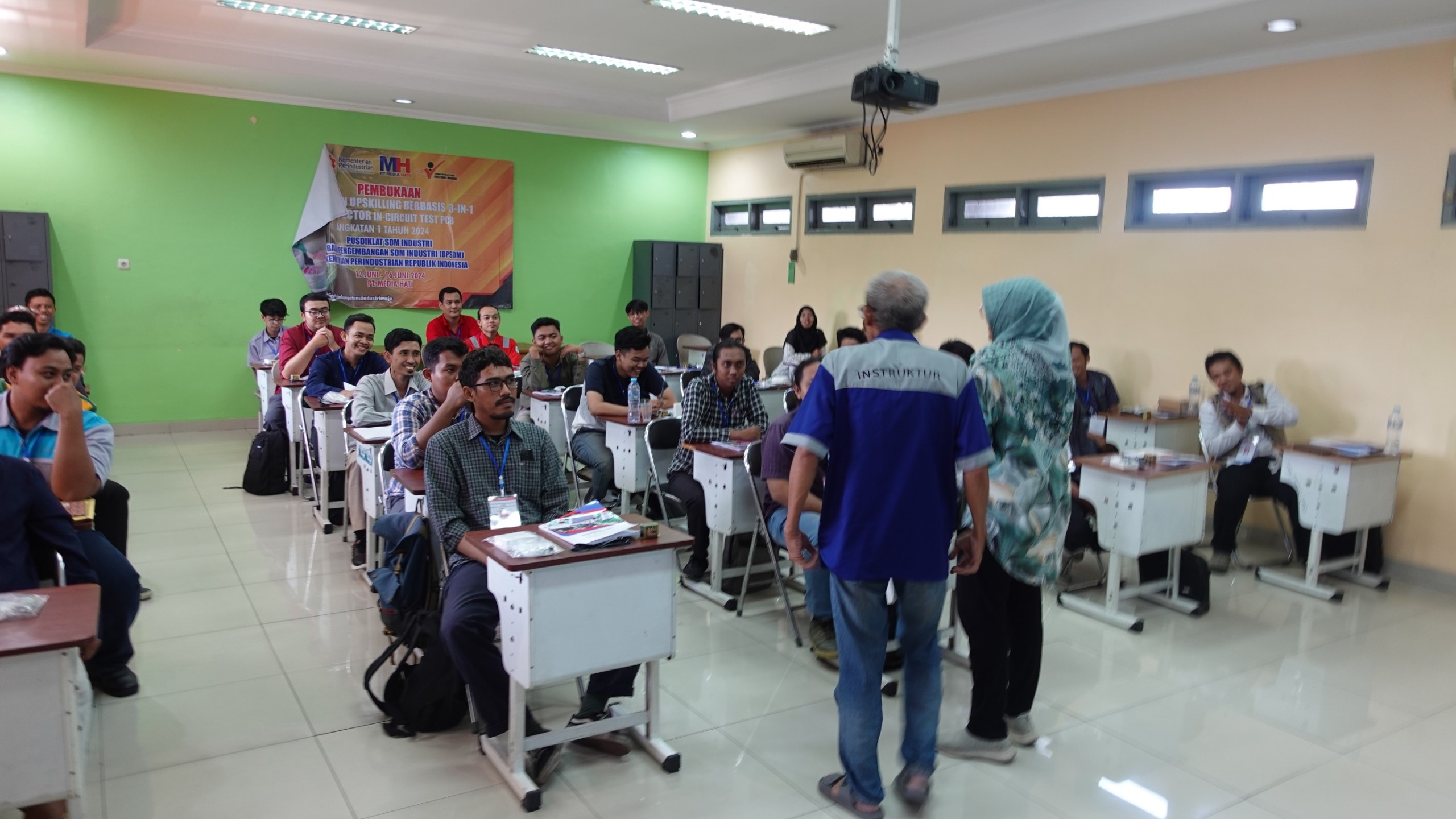 Pelatihan Eletronika di Politeknik Pelayaran Surabaya